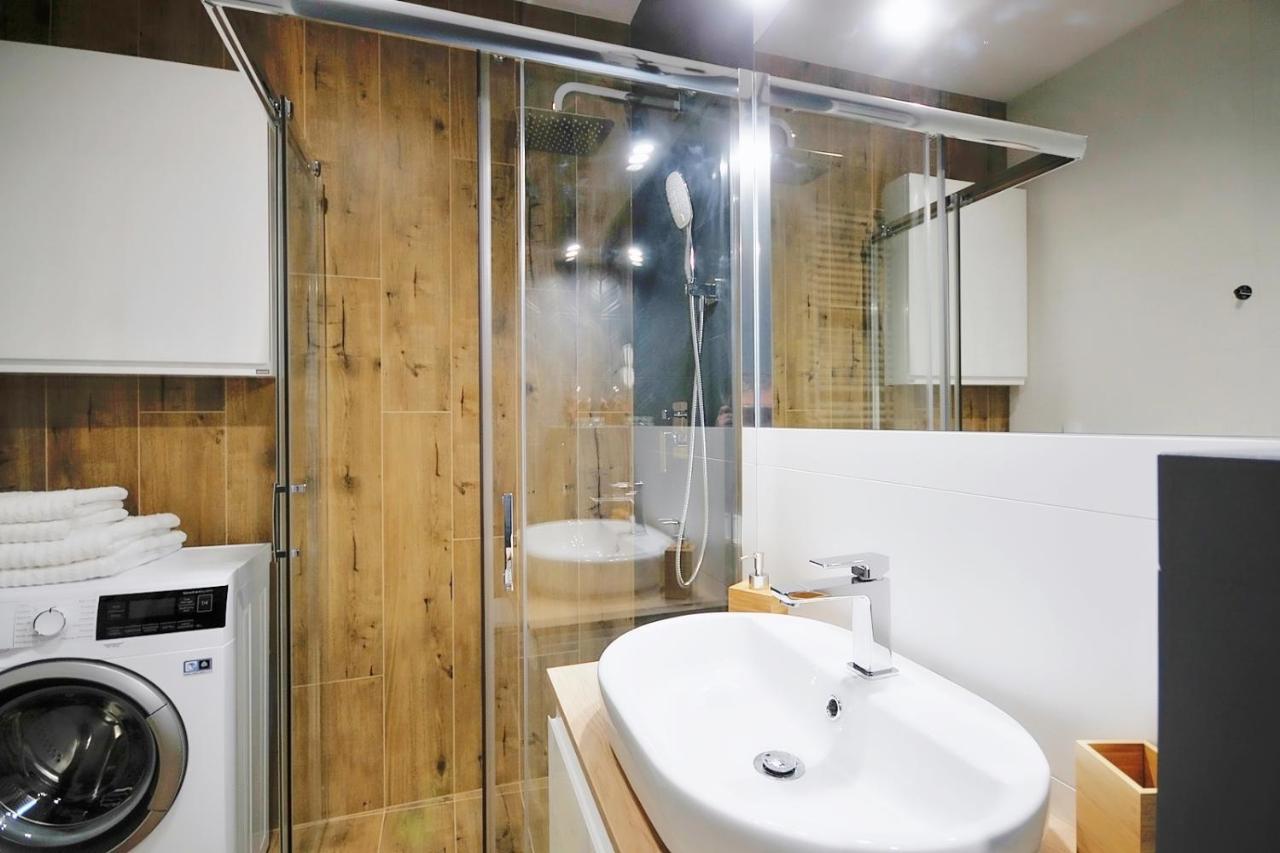 Apartament Andar Z Miejscem Parkingowym Kolobrzeg Dış mekan fotoğraf